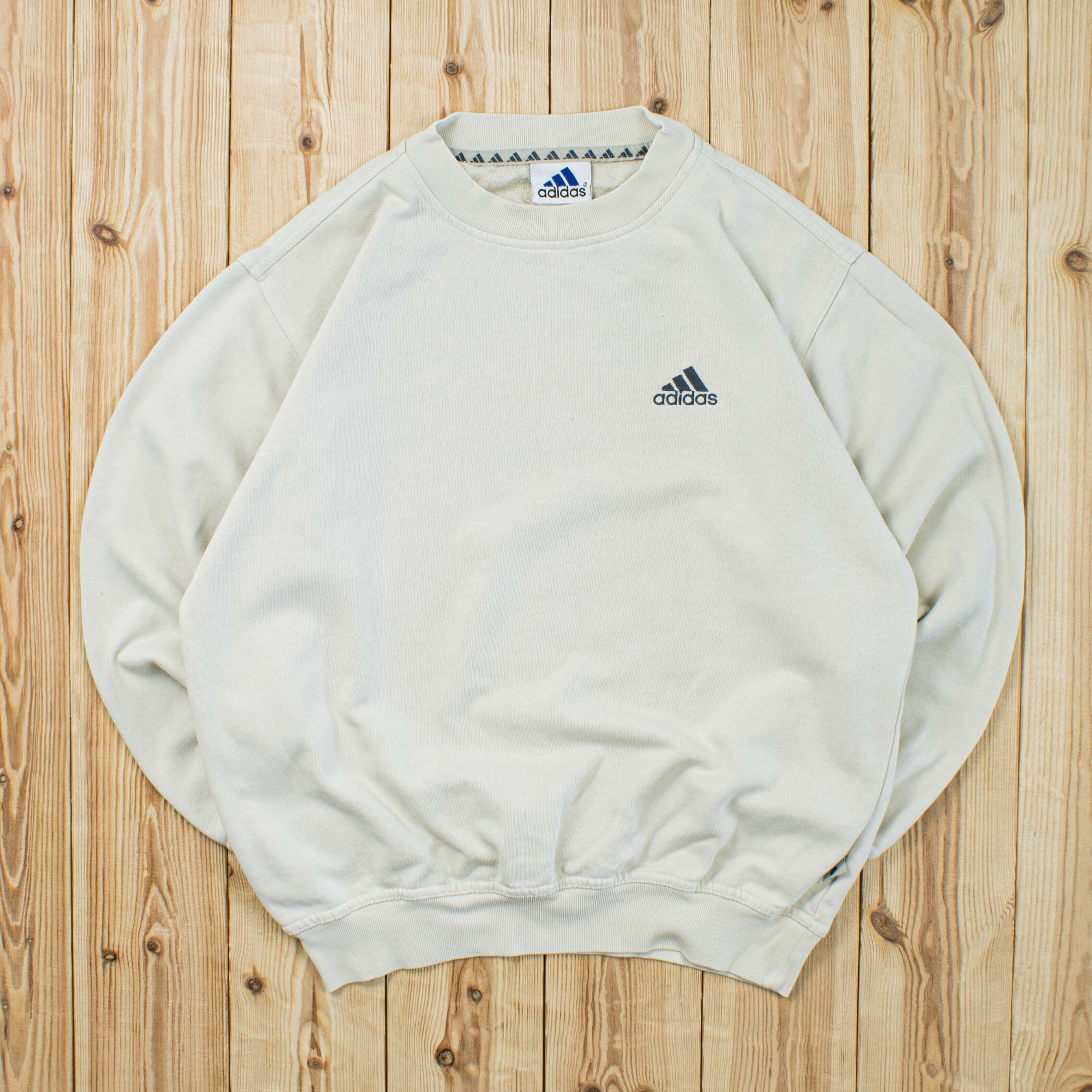 (S) Vintage Adidas Essential Embroidered Sweatshirt