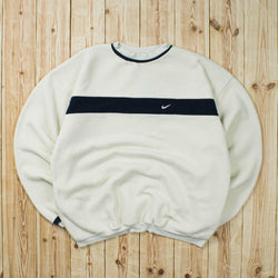 (L) Vintage Nike Essential Embroidered Fleece Sweatshirt