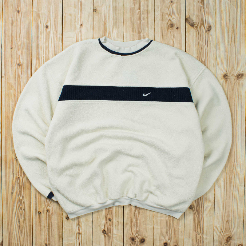 (L) Vintage Nike Essential Embroidered Fleece Sweatshirt