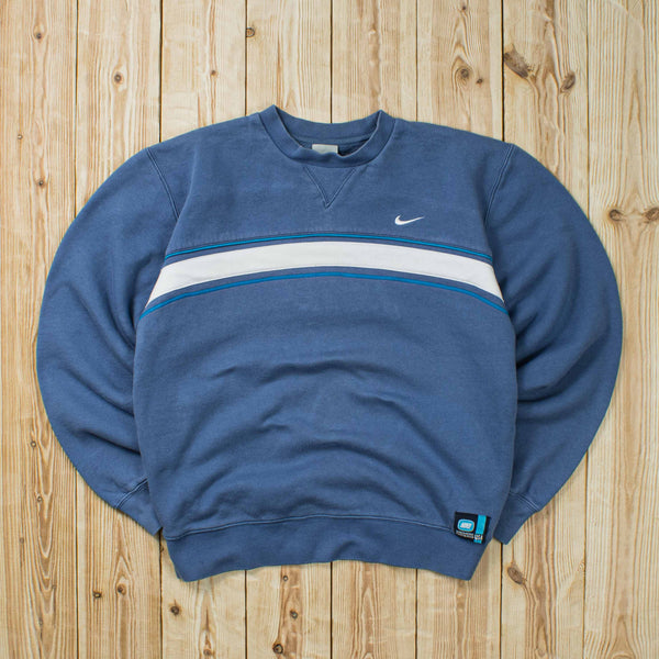 (M) Vintage Nike Essential Embroidered Sweatshirt