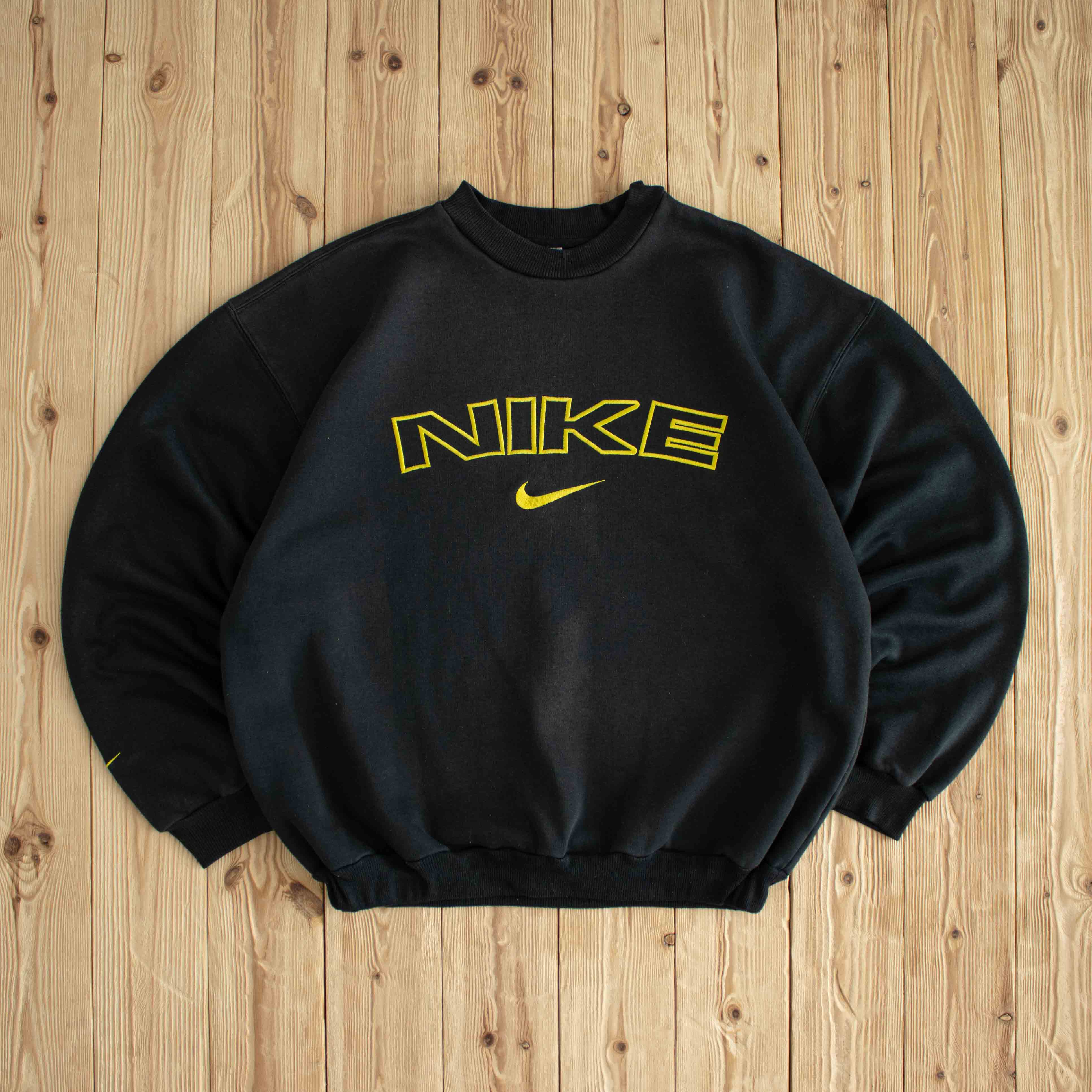 (L) Nike Spell Out Vintage Embroidered Sweatshirt Black