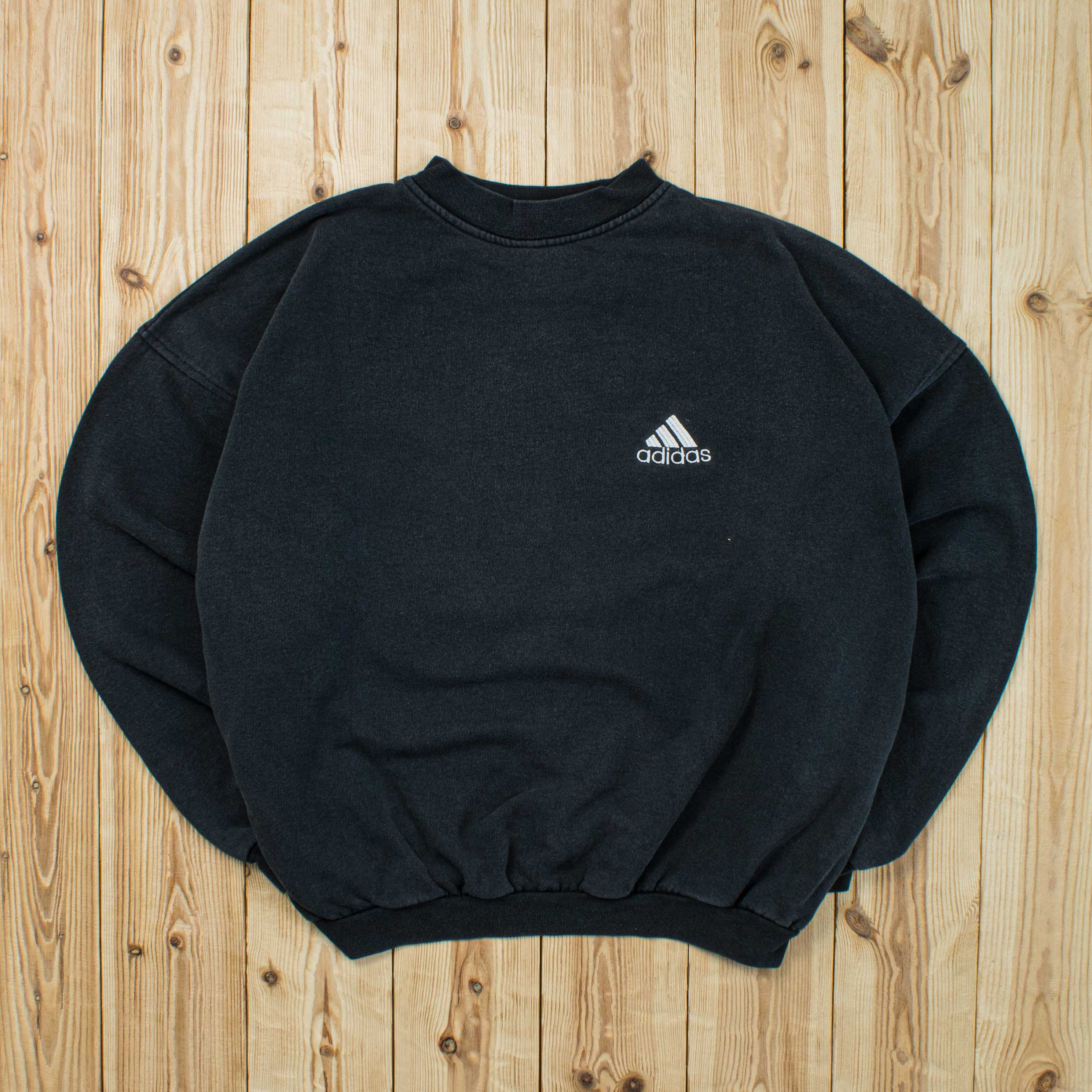 (M) Vintage Adidas Essential Embroidered Sweatshirt