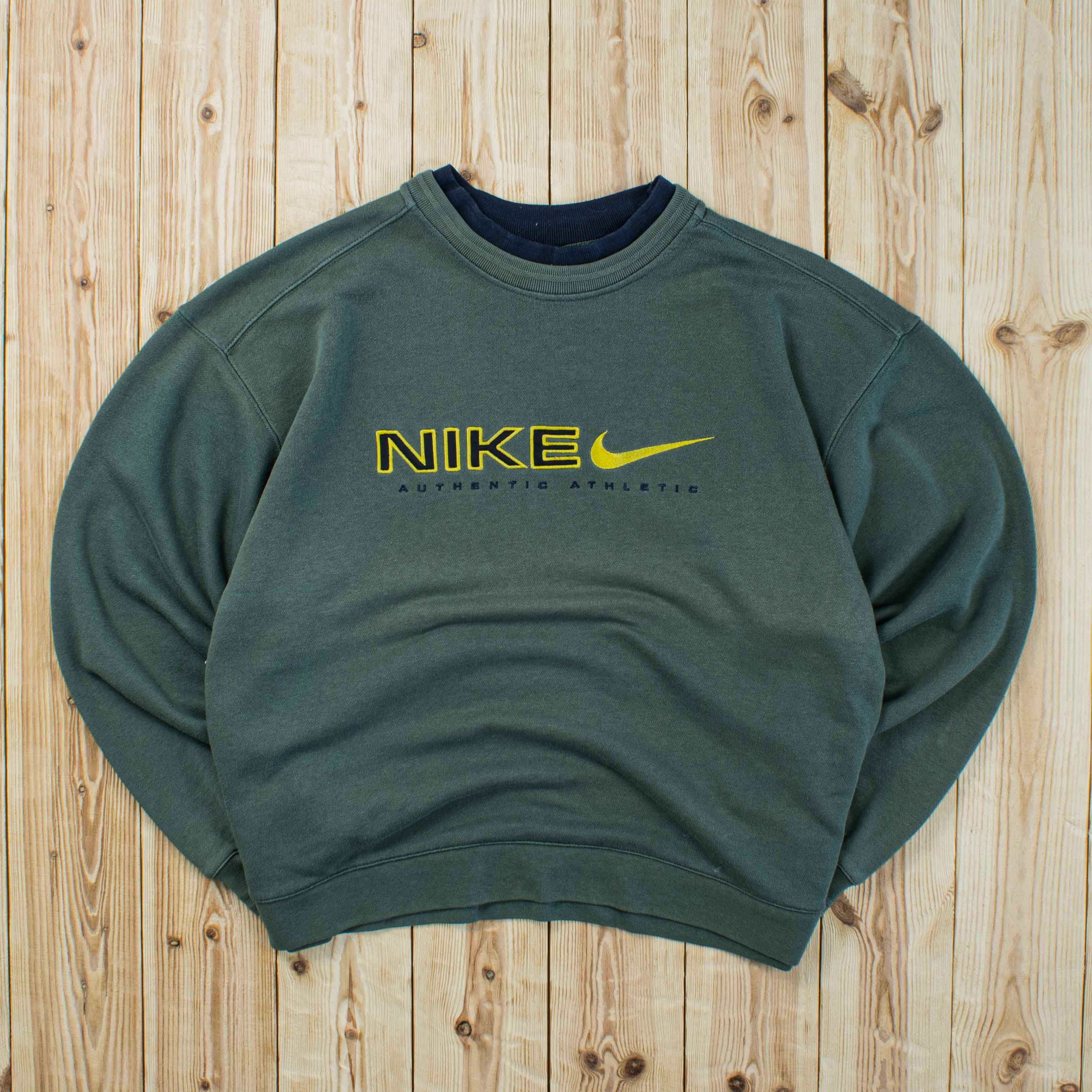 (M) Vintage Nike Athletic Embroidered Sweatshirt