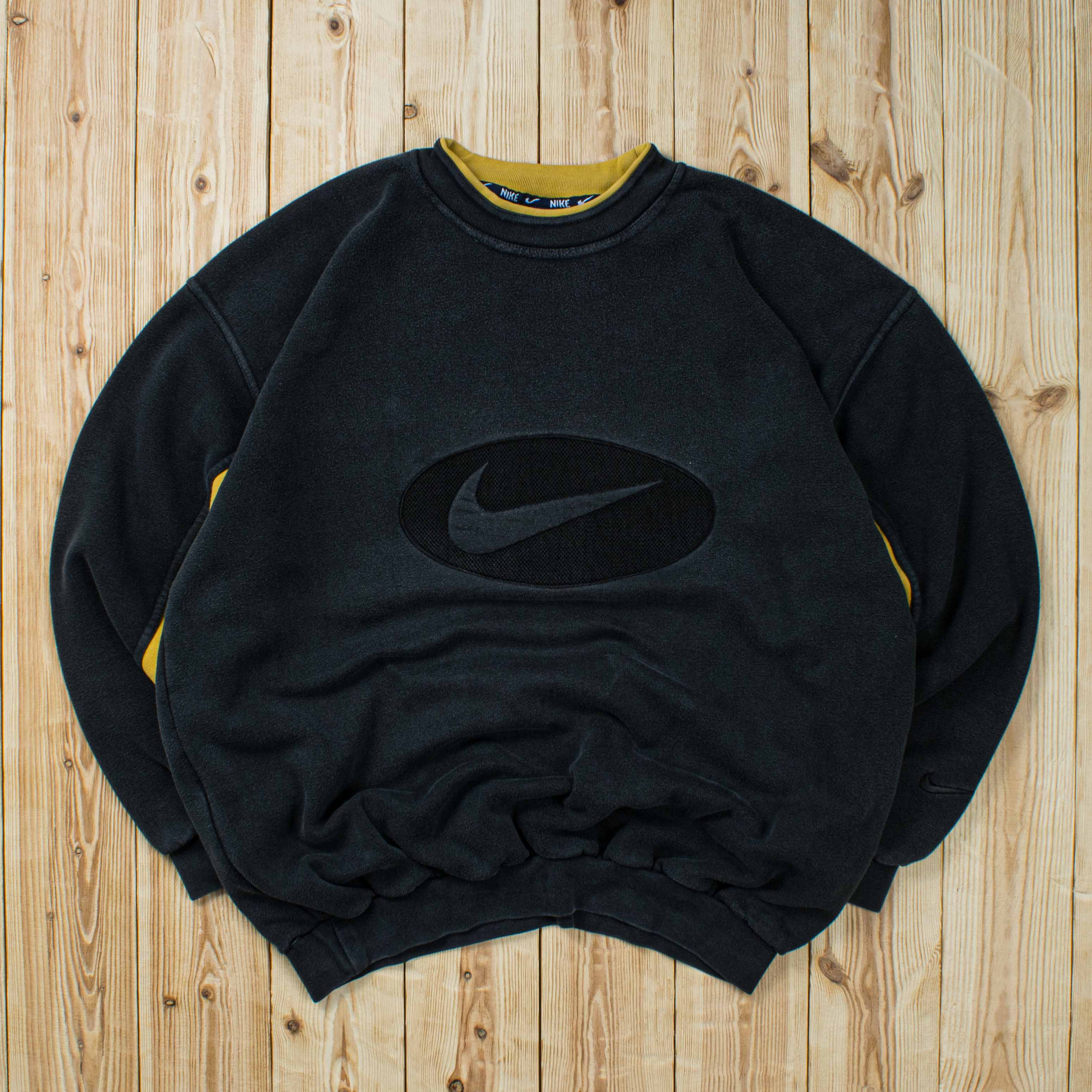 (XL) Vintage Nike Swoosh Embossed Sweatshirt