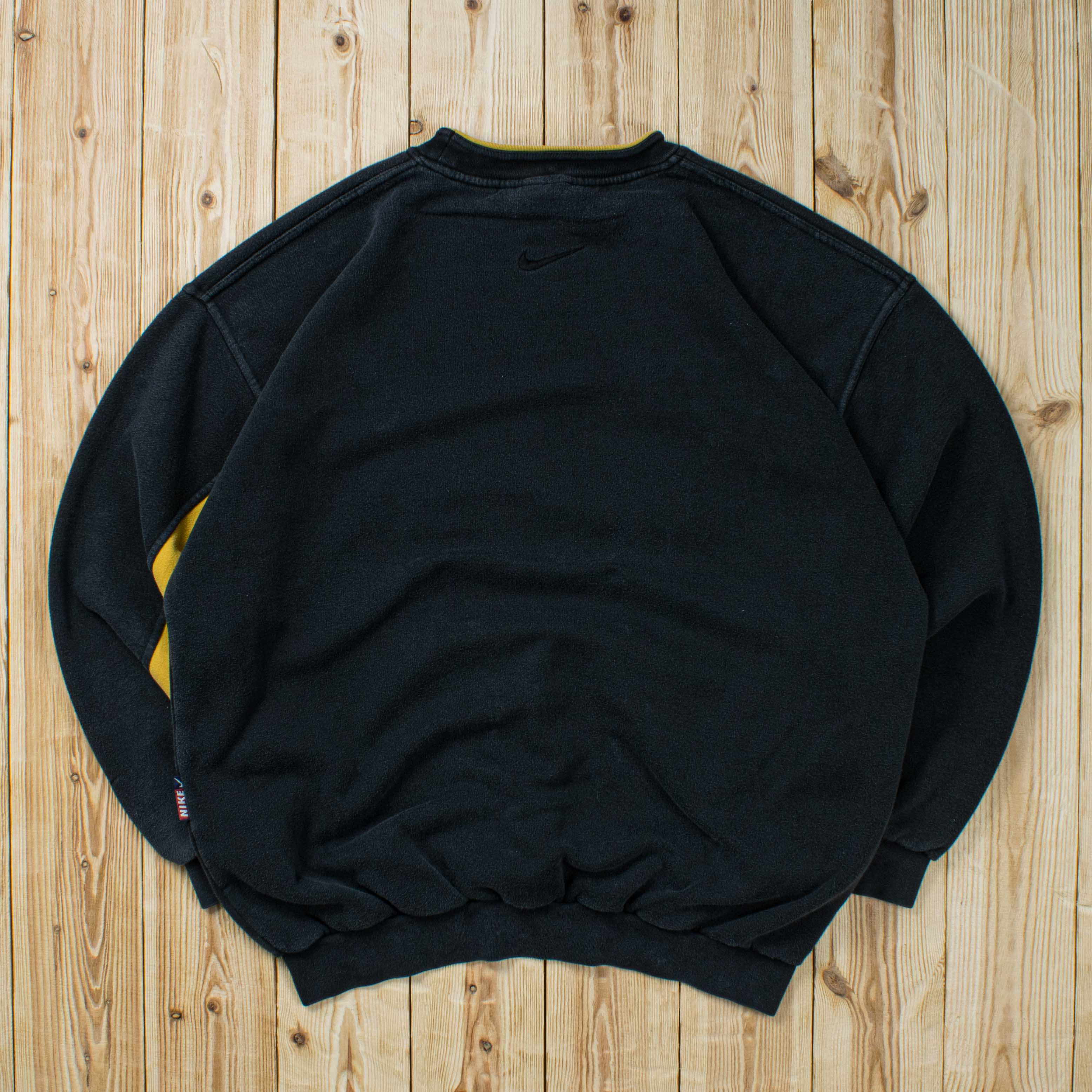 (XL) Vintage Nike Swoosh Embossed Sweatshirt