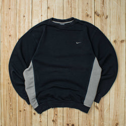 (M) Vintage Nike Essential Embroidered Sweatshirt