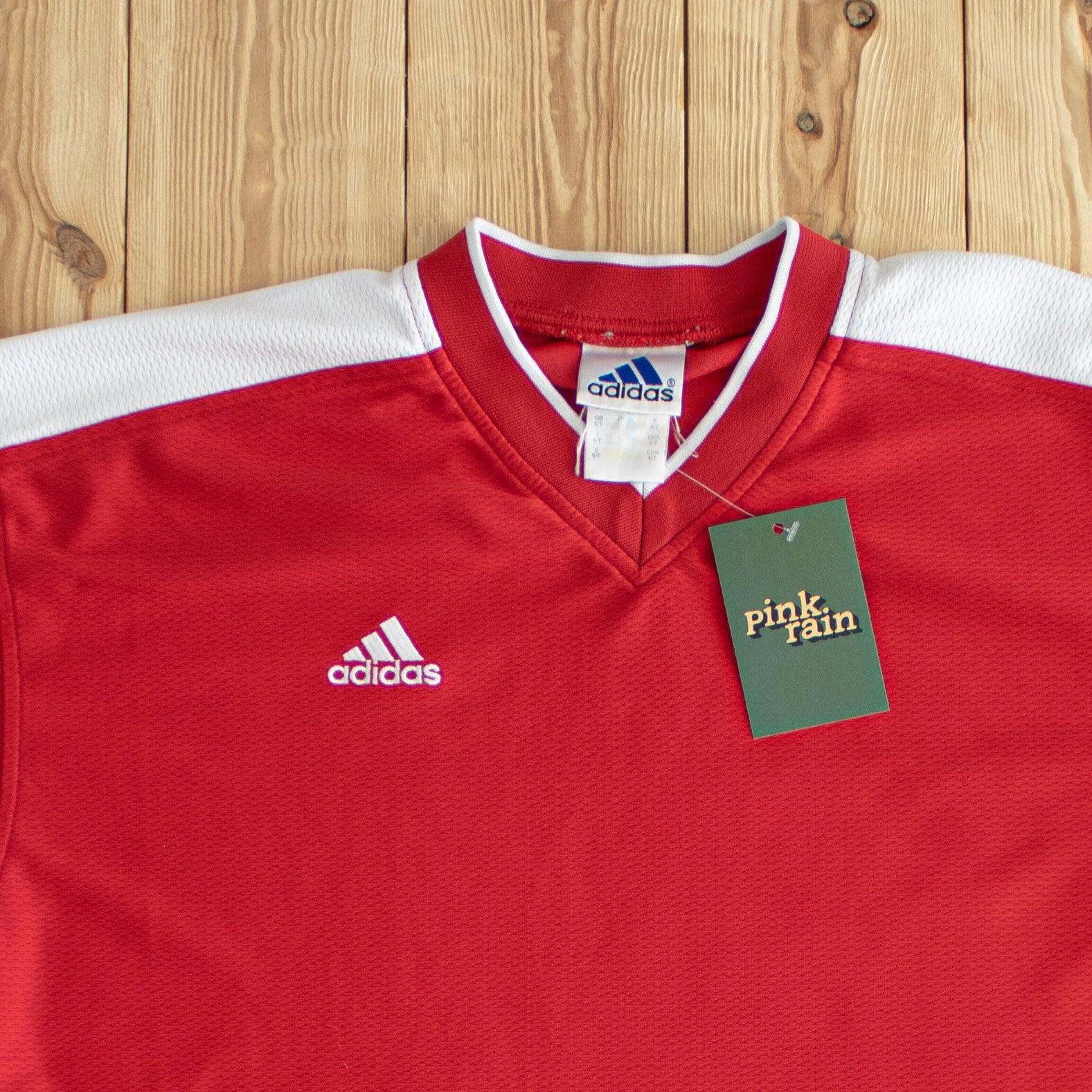 (L) Adidas Vintage Embroidered T-Shirt Red