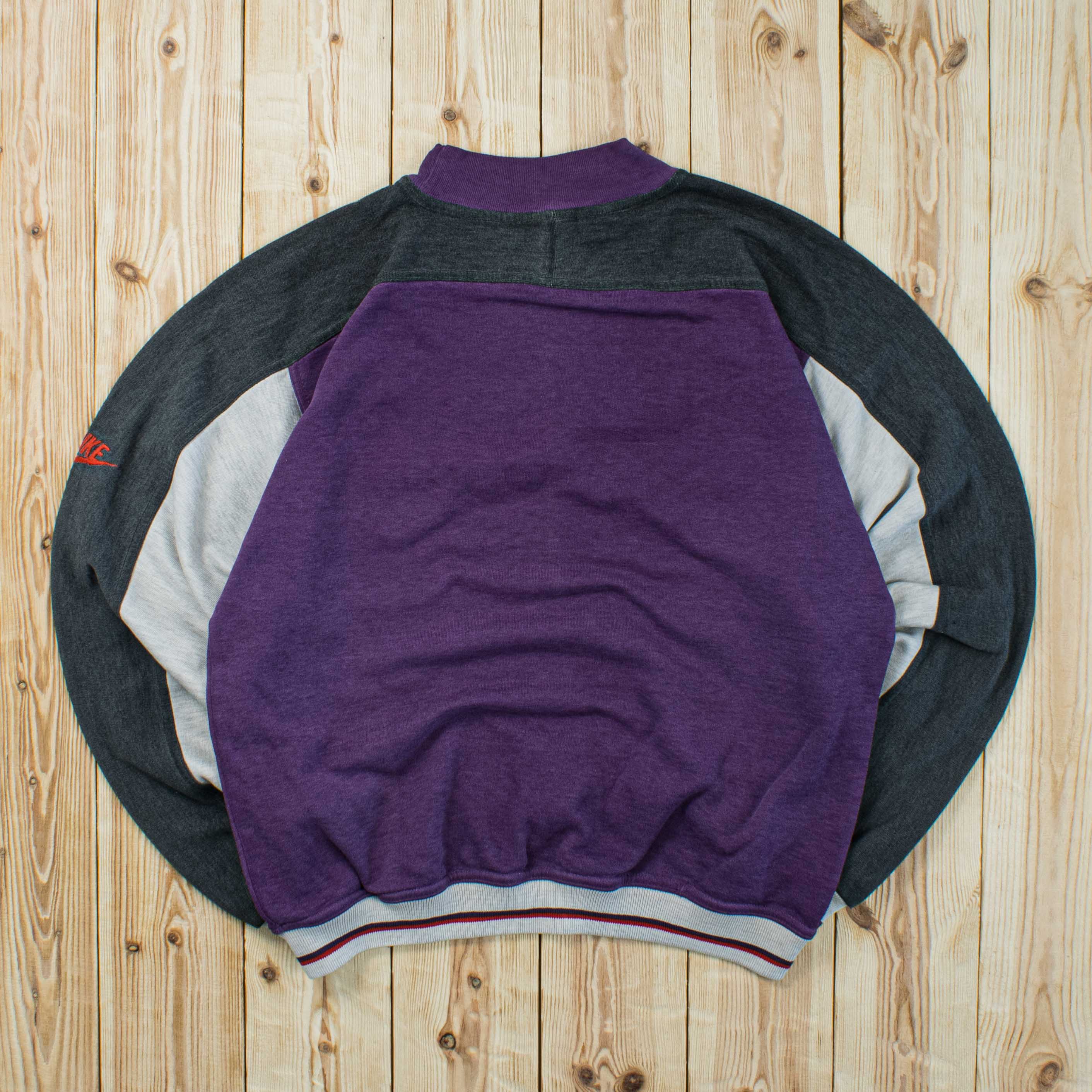 (M) Vintage Nike Spell Out Embroidered Sweatshirt