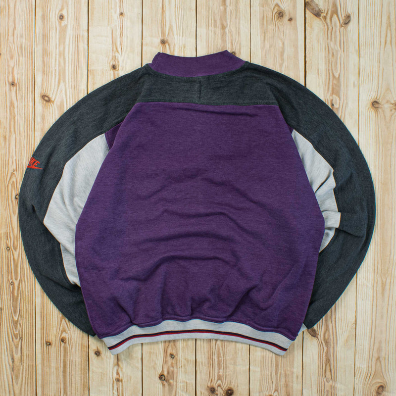 (M) Vintage Nike Spell Out Embroidered Sweatshirt