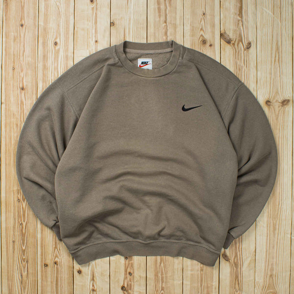 (L) Vintage Nike Essential Embroidered Sweatshirt