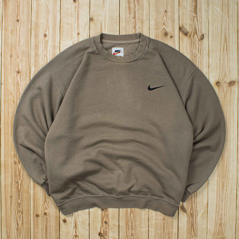 (L) Vintage Nike Essential Embroidered Sweatshirt
