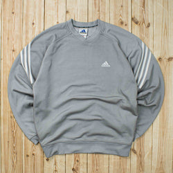 (L) Vintage Adidas Essential Embroidered Sweatshirt