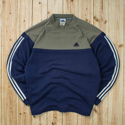 (L) Vintage Adidas Essential Embroidered Sweatshirt