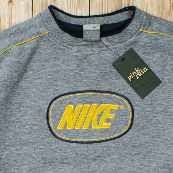 (L) Vintage Nike Spell Out Embroidered Sweatshirt