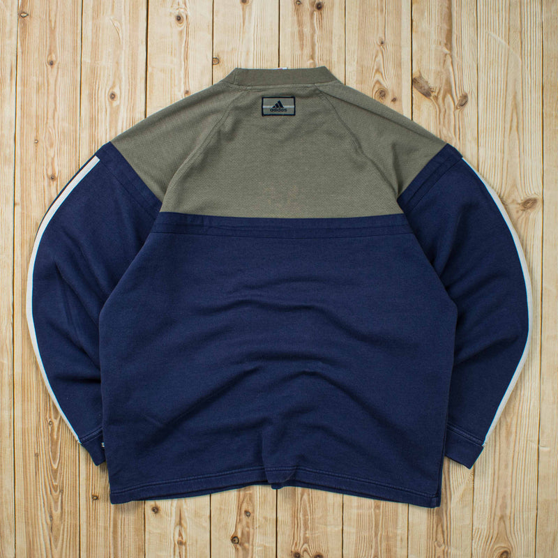 (L) Vintage Adidas Essential Embroidered Sweatshirt