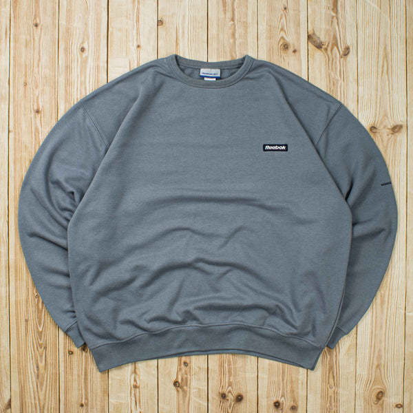 (L) Vintage Reebok Essential Embroidered Sweatshirt