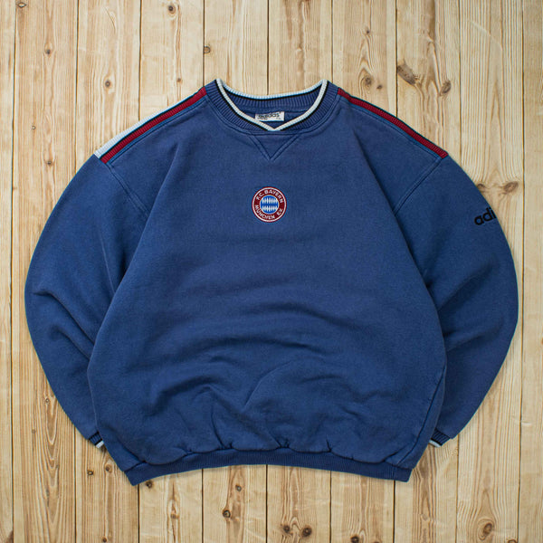 (L) Vintage Adidas F.C. Bayern Munchen Embroidered Sweatshirt