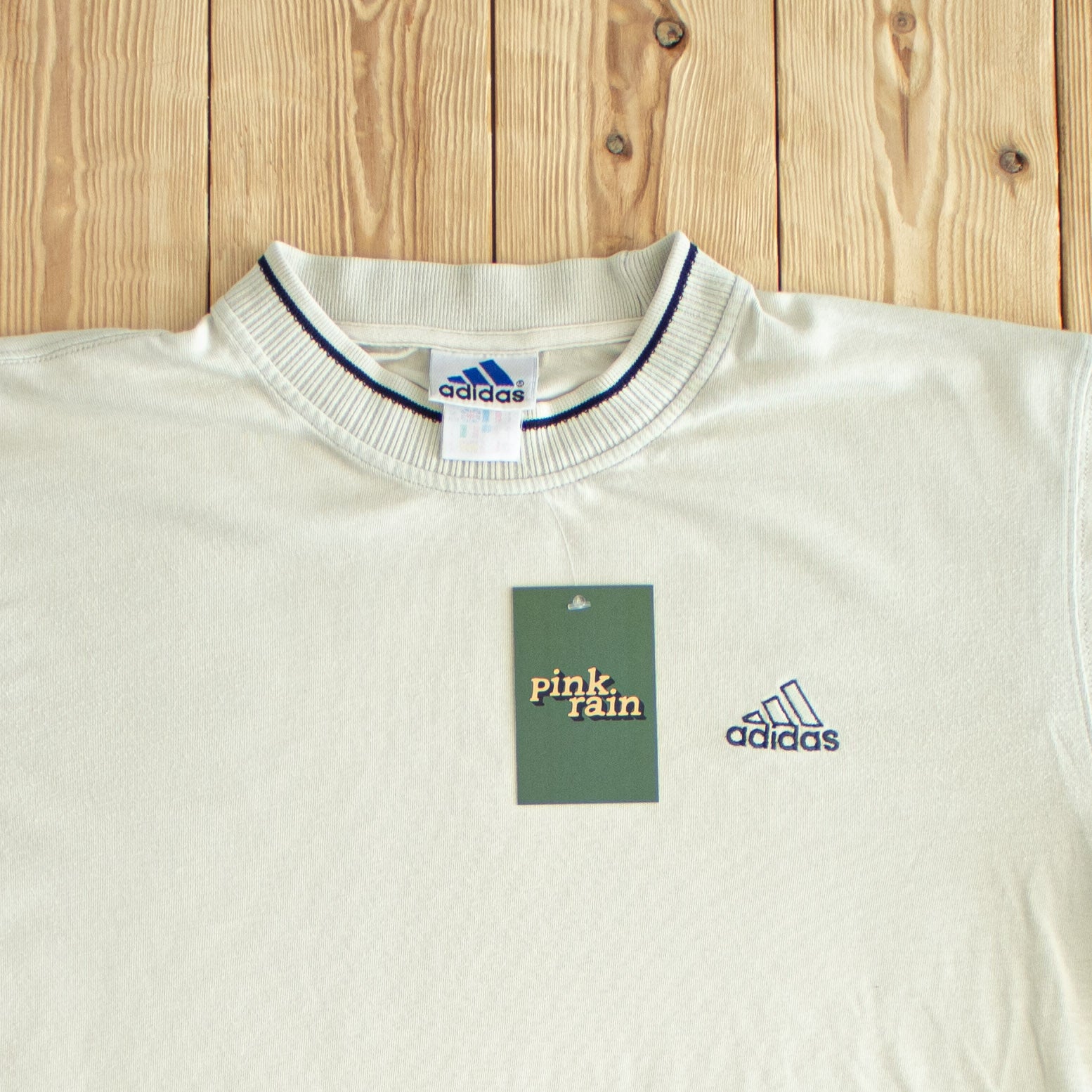 (M) Adidas Vintage Embroidered T-Shirt Beige