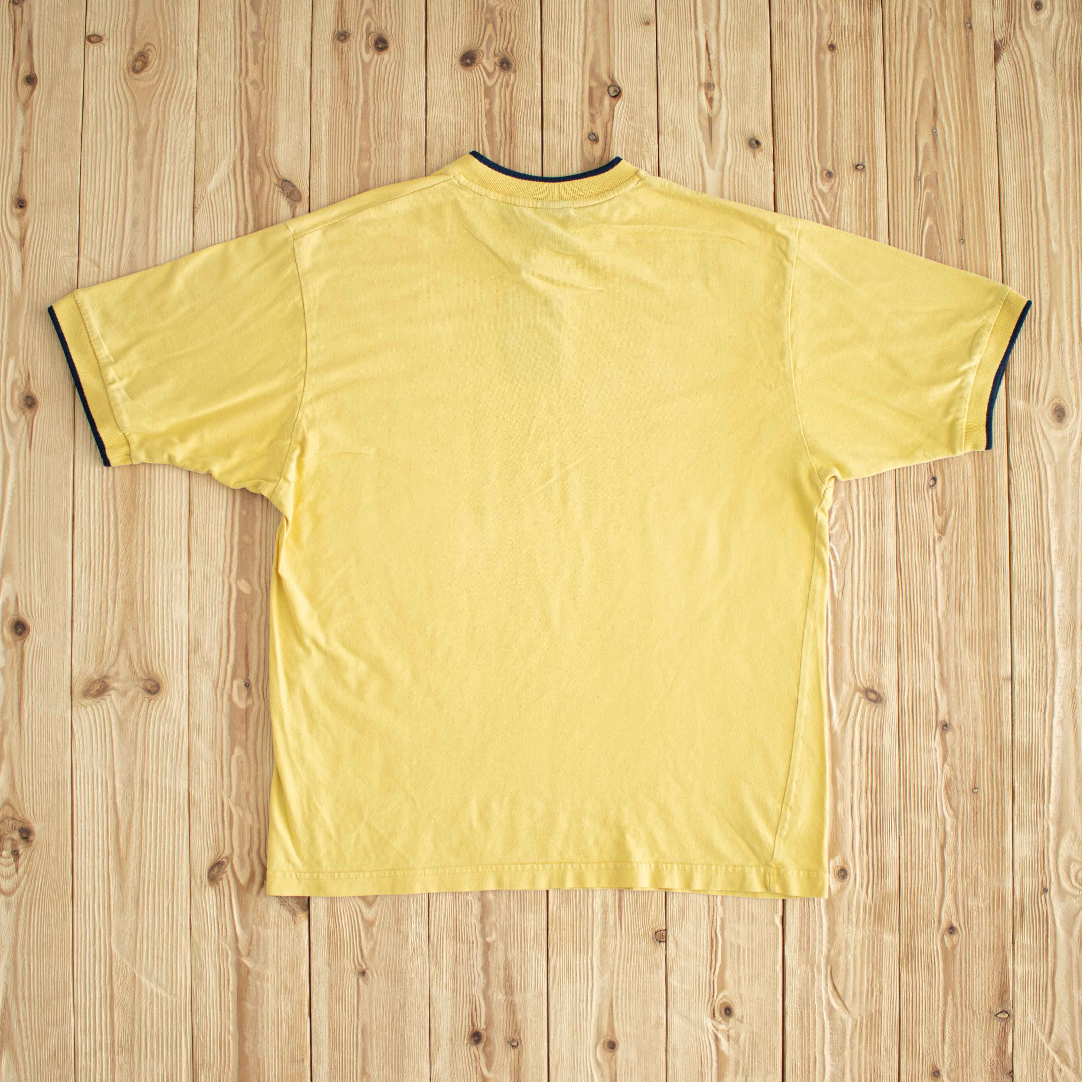 (M) Nike Center Swoosh Vintage Embroidered T-Shirt Yellow
