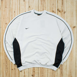 (L) Vintage Nike Essential Embroidered Sweatshirt