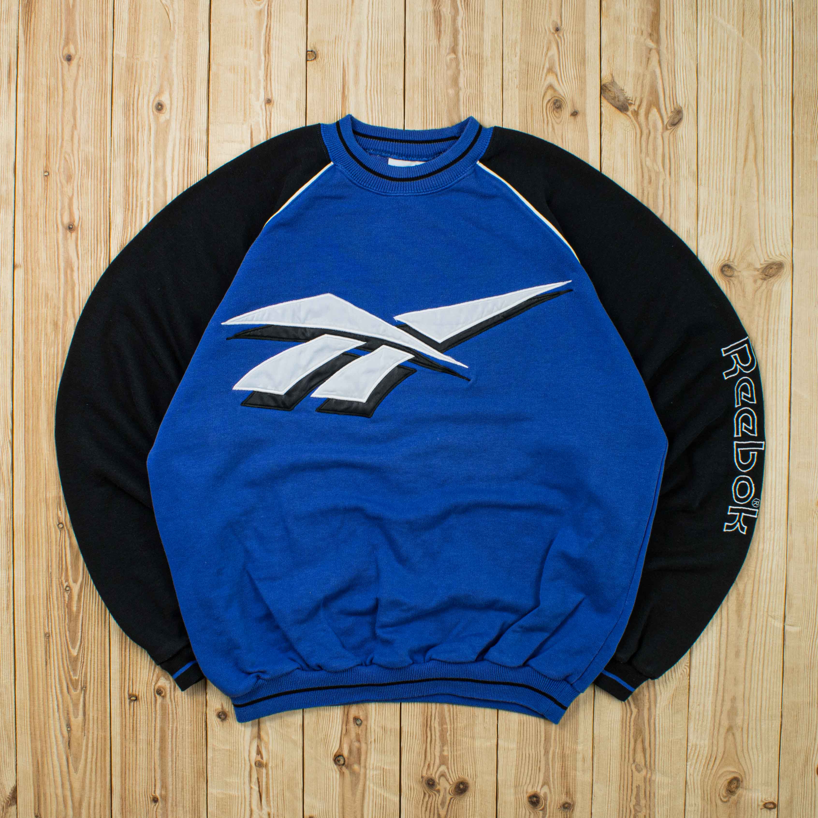 (M) Vintage Reebok Spell Out Embroidered Sweatshirt