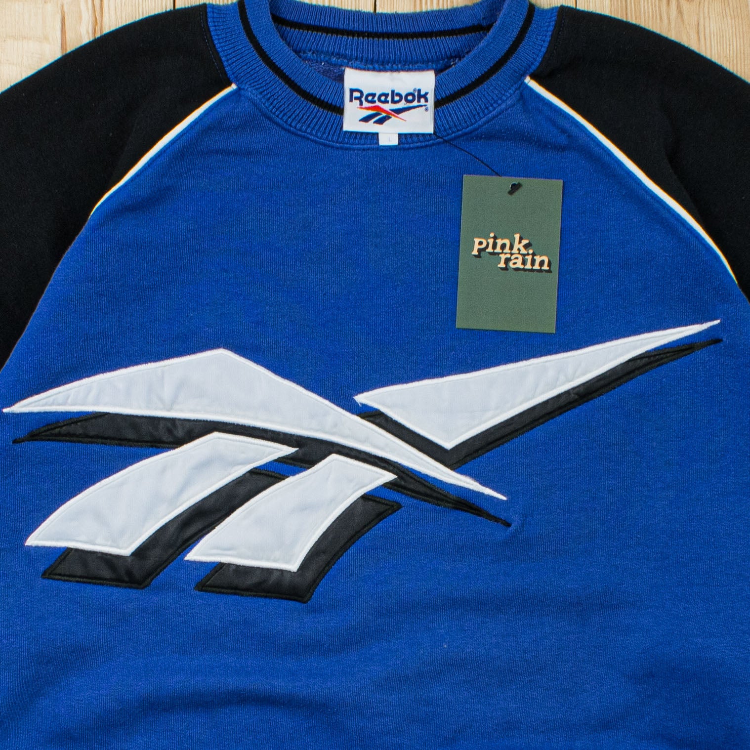 (M) Vintage Reebok Spell Out Embroidered Sweatshirt