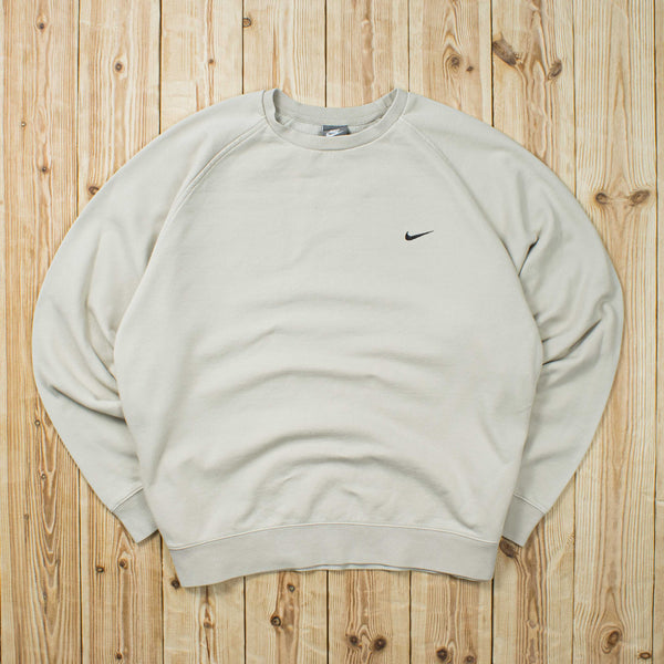 (L) Vintage Nike Essential Embroidered Sweatshirt