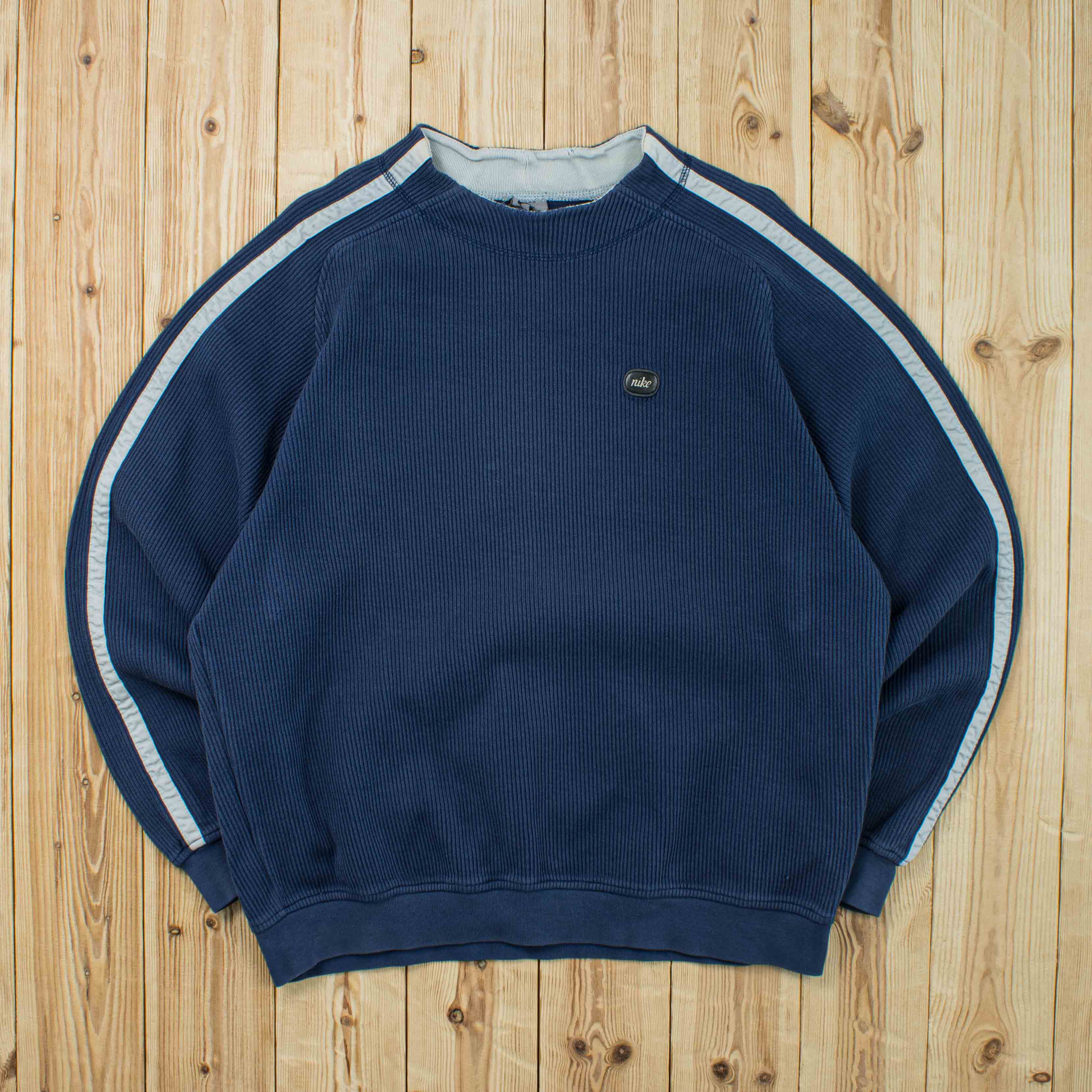 (M) Vintage Nike Essential Embroidered Sweatshirt