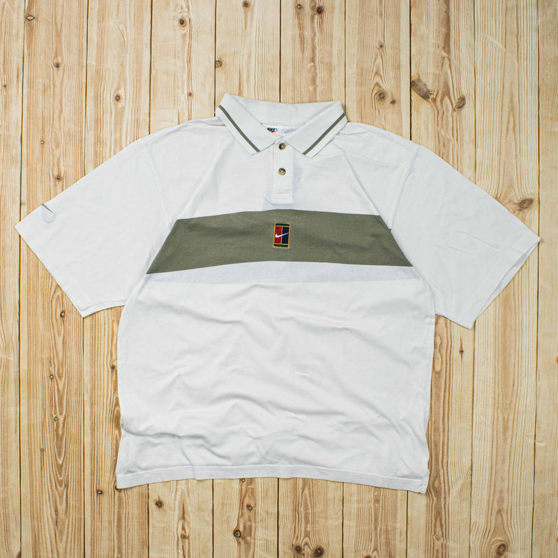 (M) Vintage Nike Essential Embroidered T-Shirt