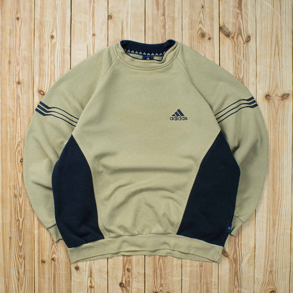 (M) Vintage Adidas Essential Embroidered Sweatshirt