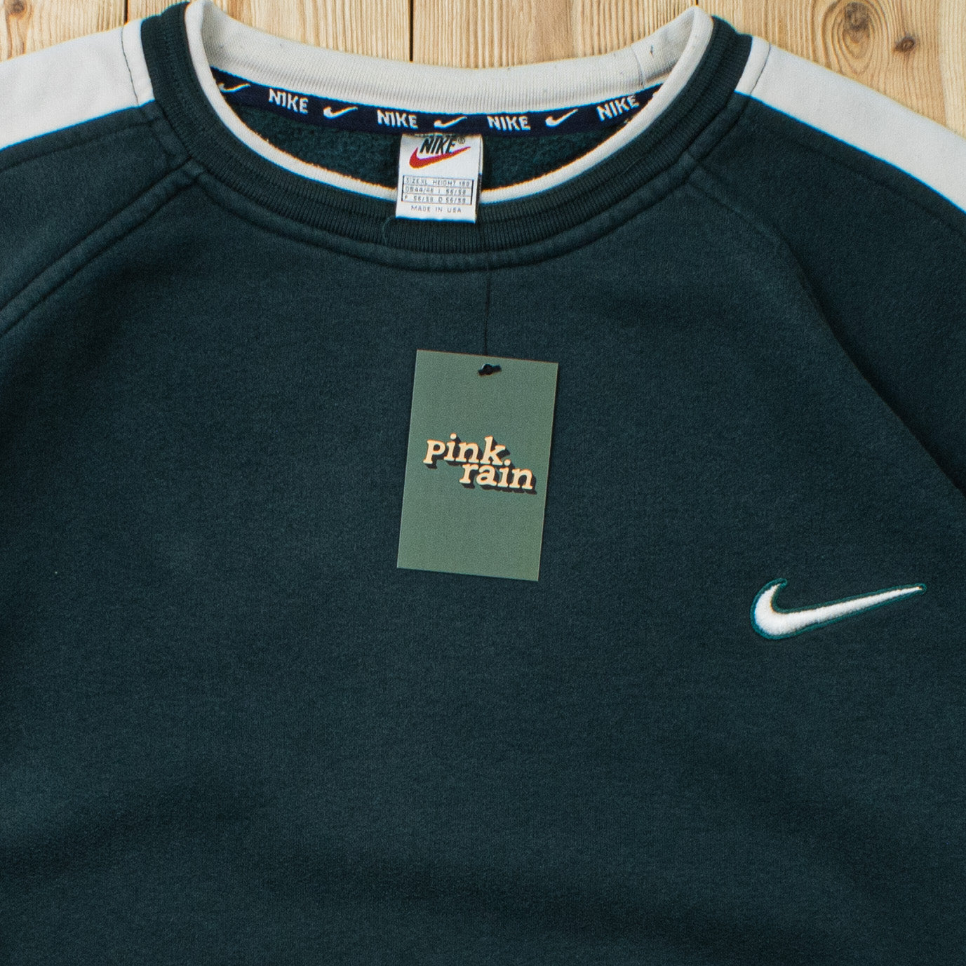 (L) Vintage Nike Essential Embroidered Sweatshirt