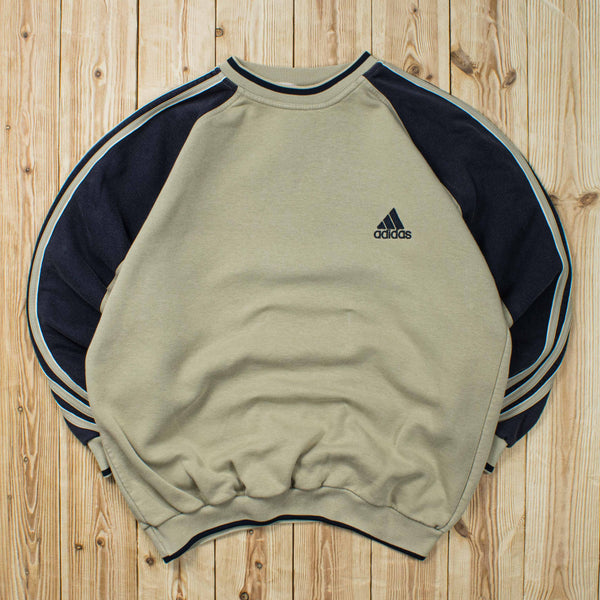 (L) Vintage Adidas Essential Embroidered Sweatshirt