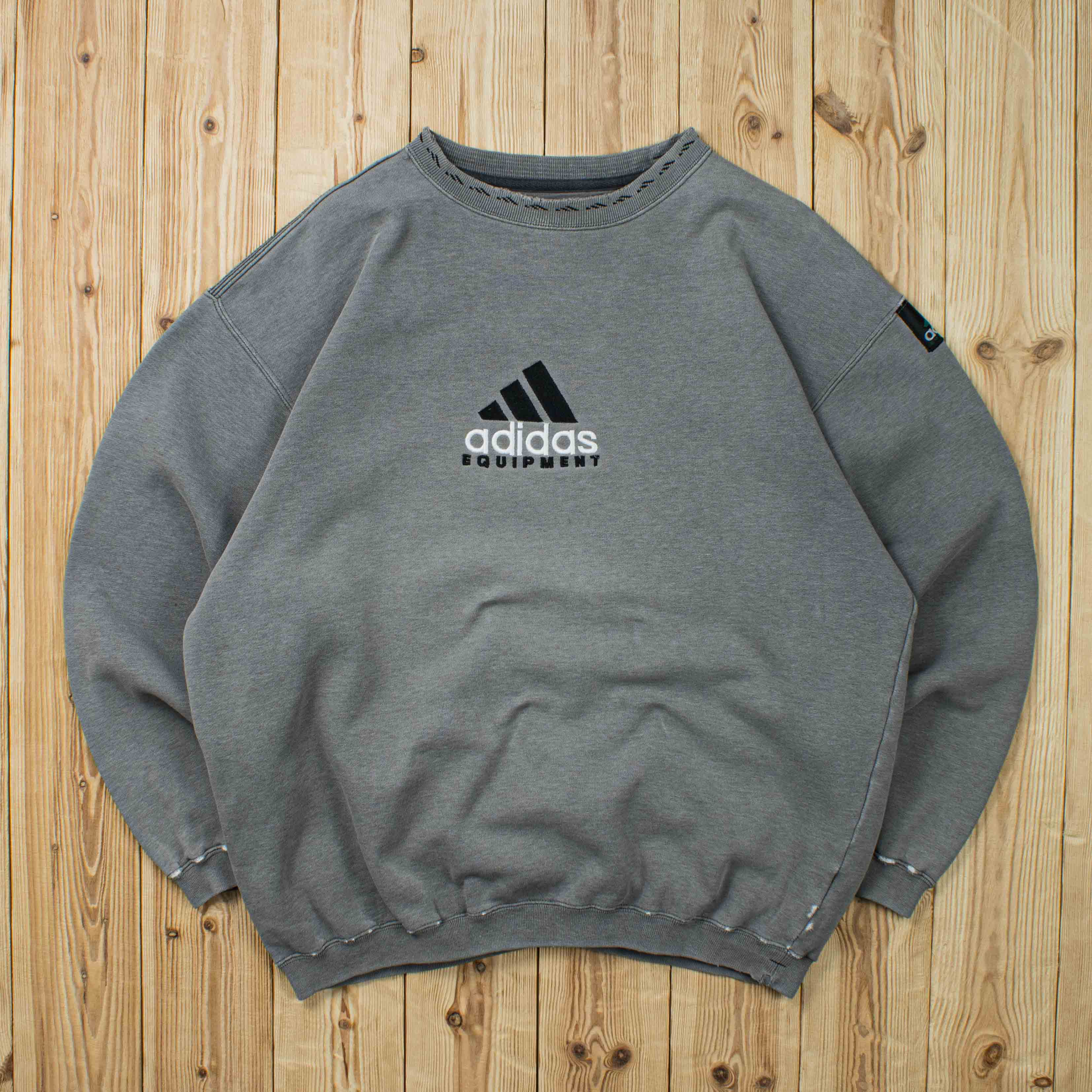 (L) Vintage Adidas Equipment Embroidered Sweatshirt