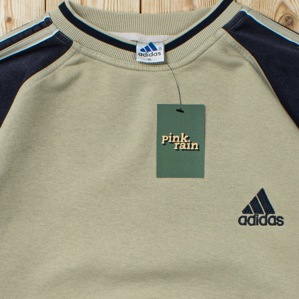 (L) Vintage Adidas Essential Embroidered Sweatshirt