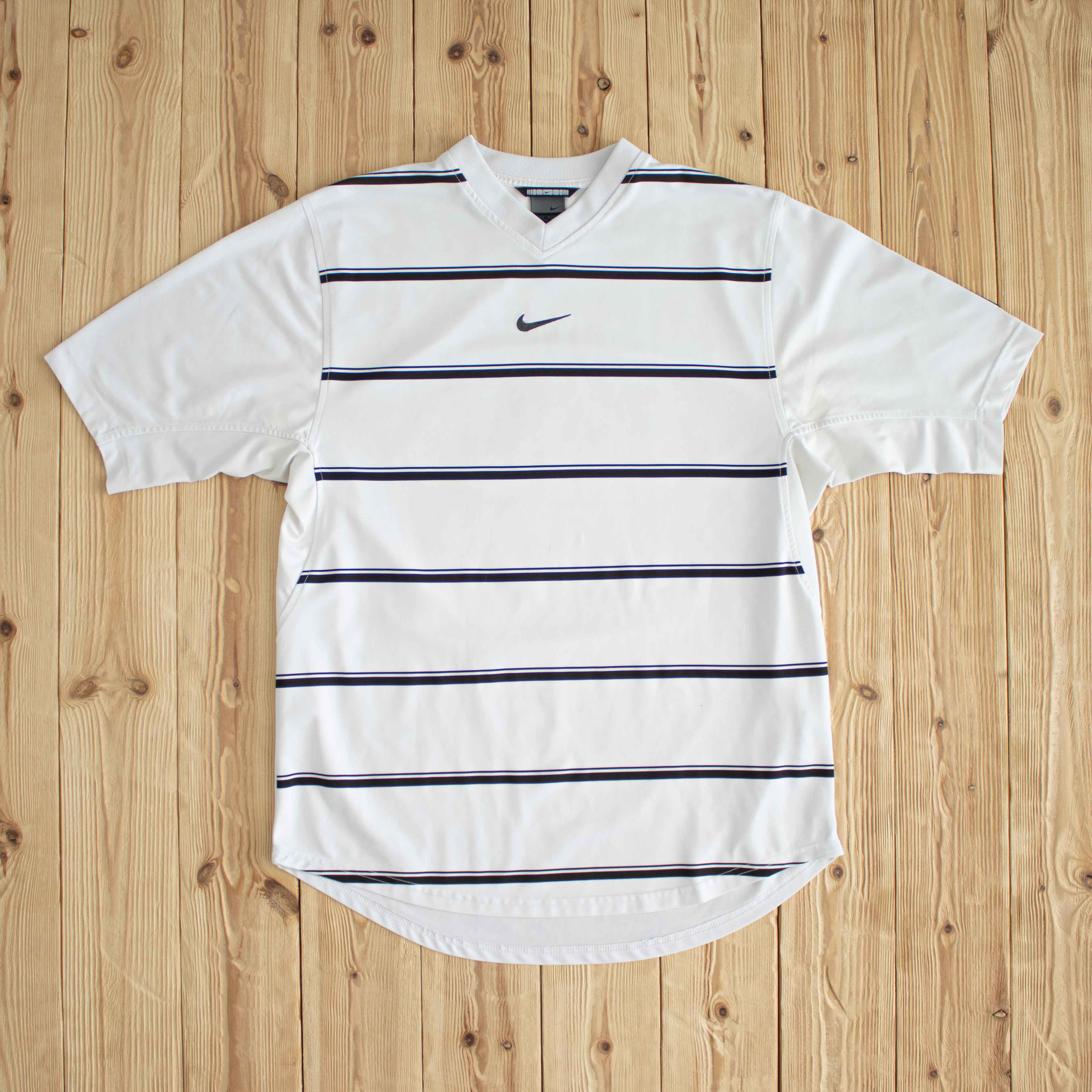 (M) Nike Center Swoosh Vintage Embroidered T-Shirt White