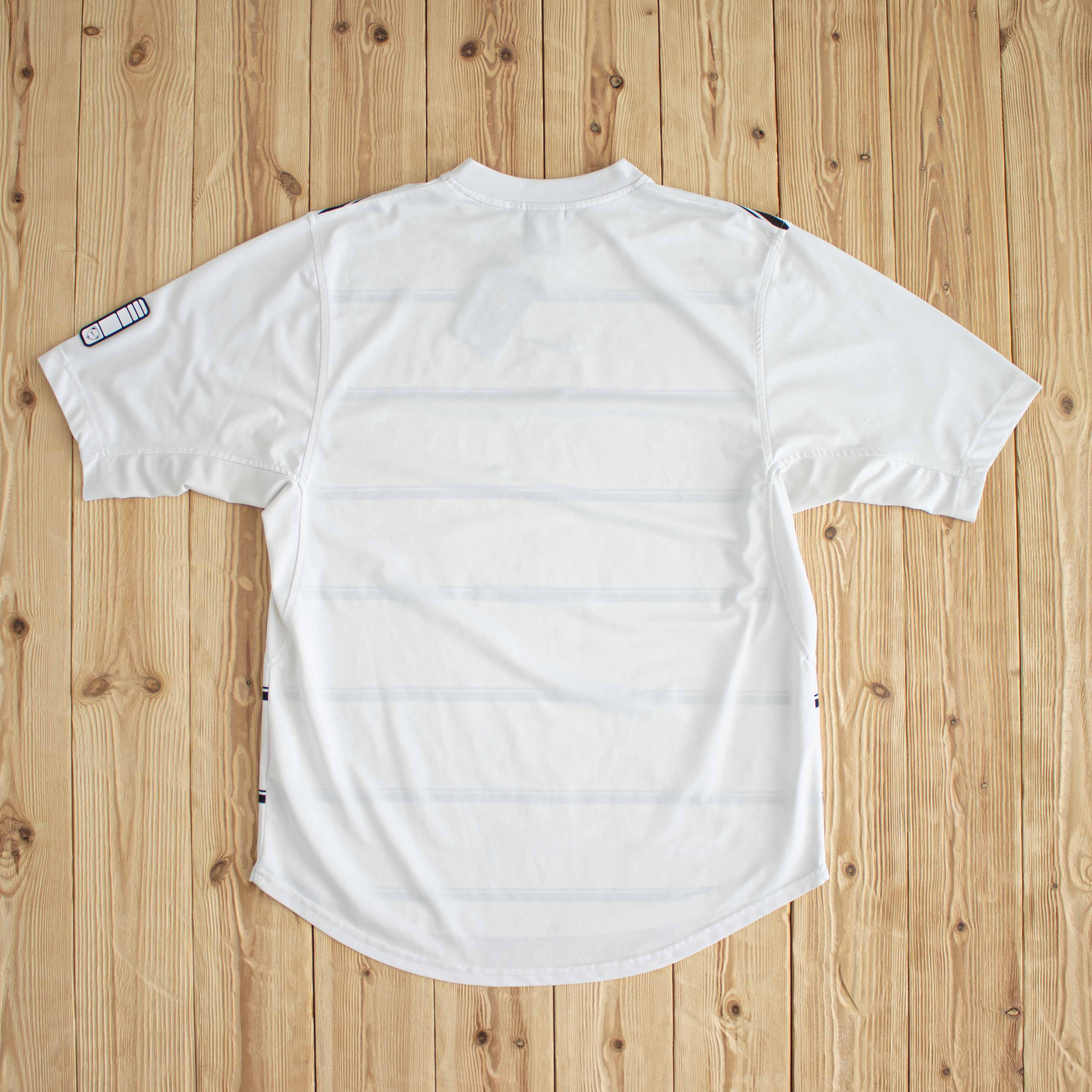 (M) Nike Center Swoosh Vintage Embroidered T-Shirt White
