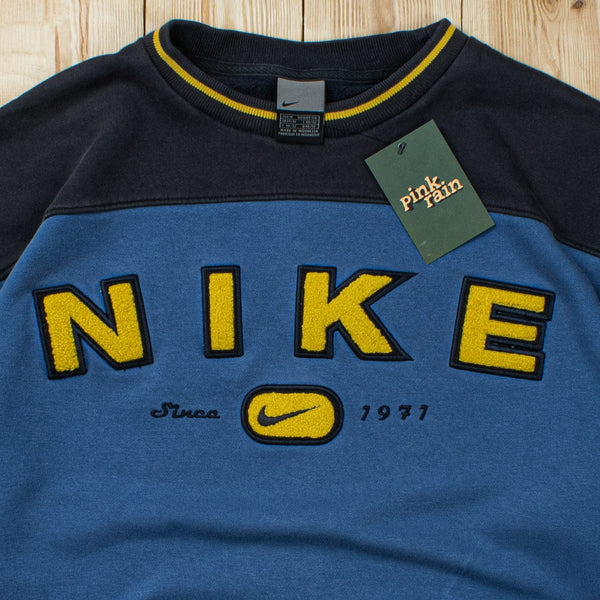 (M) Vintage Nike Embroidered Sweatshirt