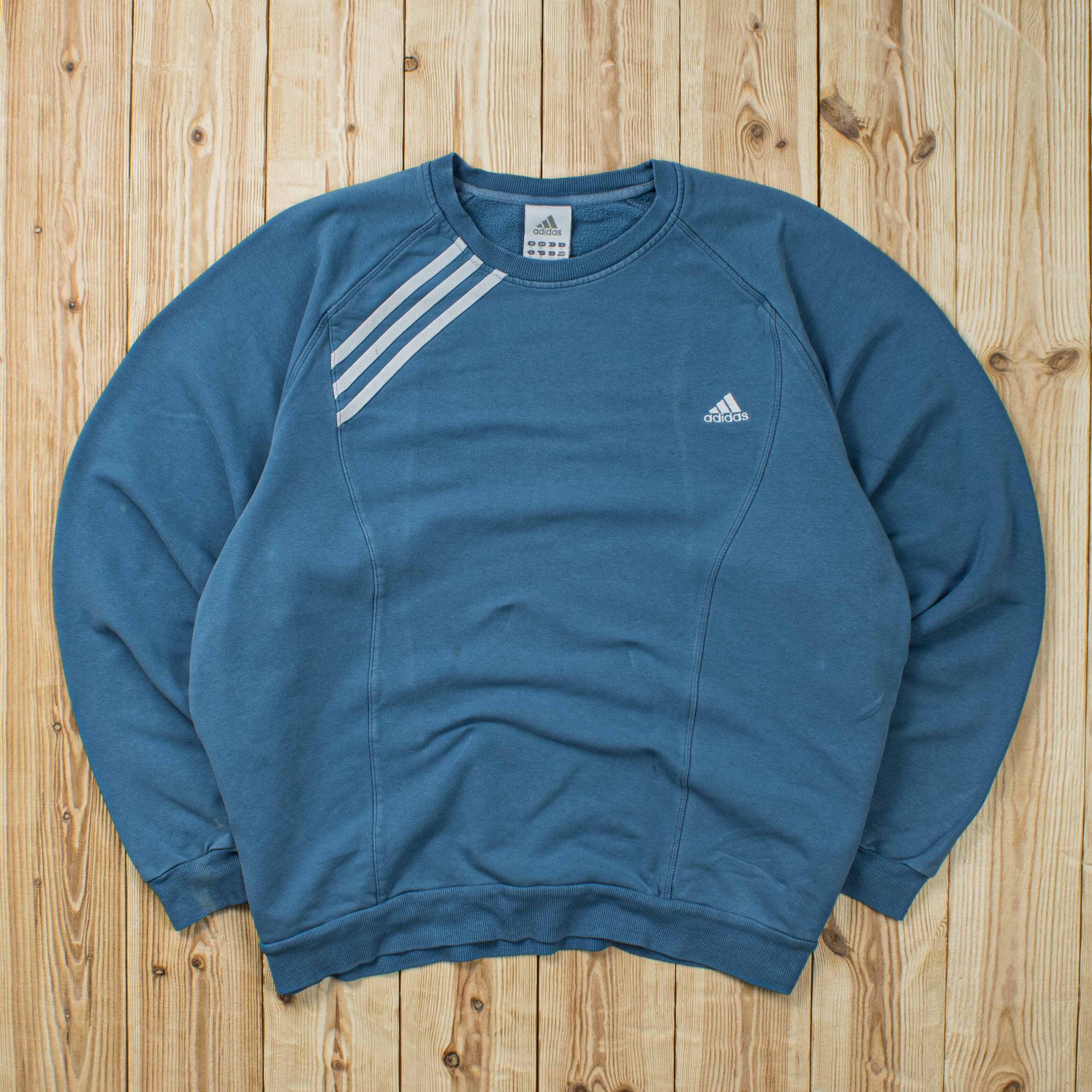 (L) Vintage Adidas Essential Embroidered Sweatshirt