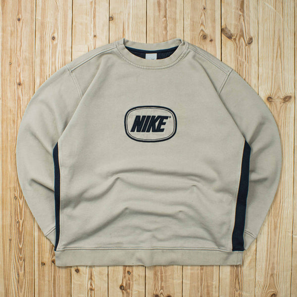 (L) Vintage Nike Spell Out Embroidered Sweatshirt