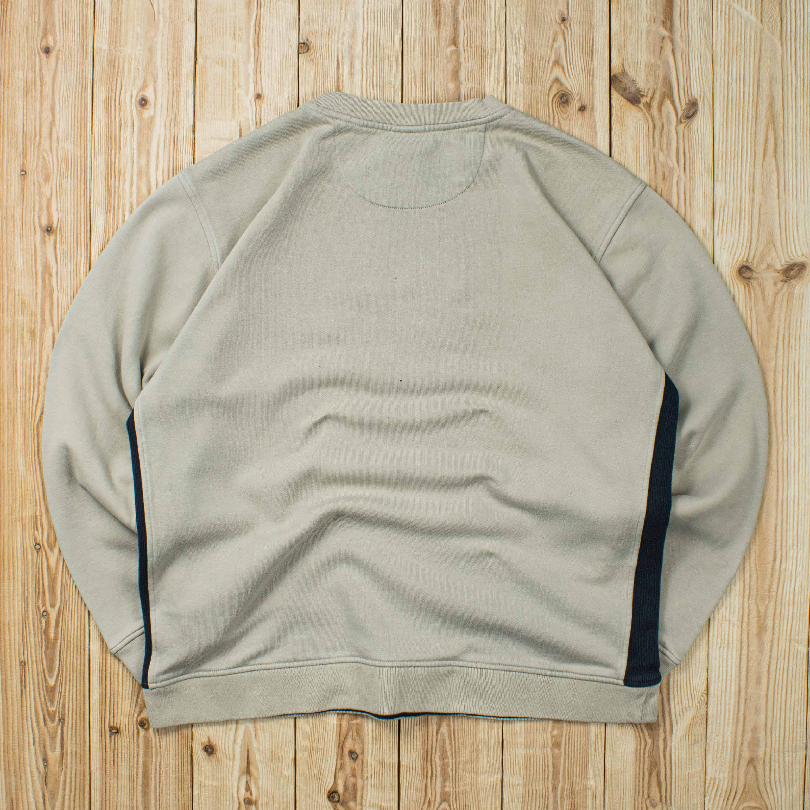 (L) Vintage Nike Spell Out Embroidered Sweatshirt