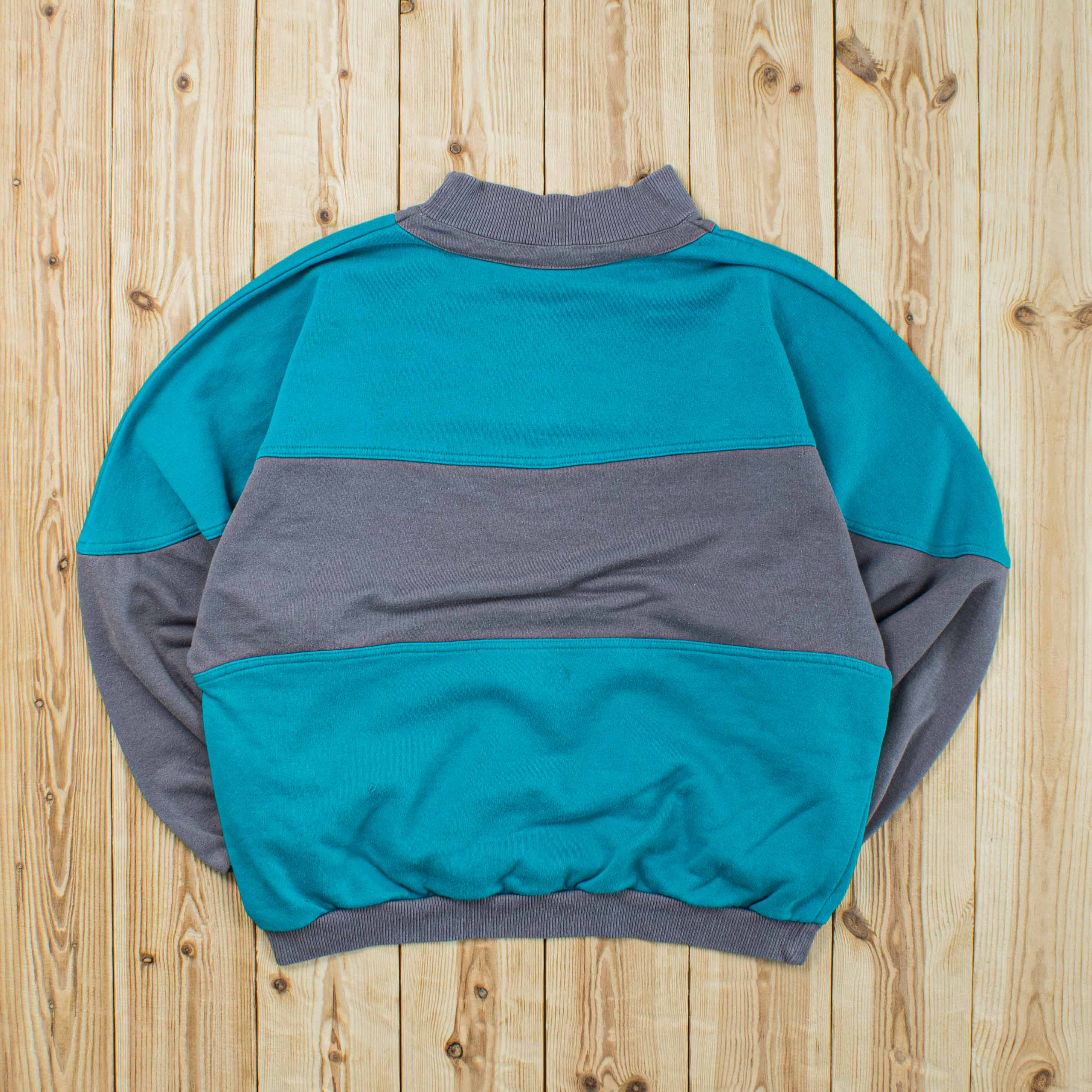 (S) Vintage Adidas Essential Embroidered Sweatshirt