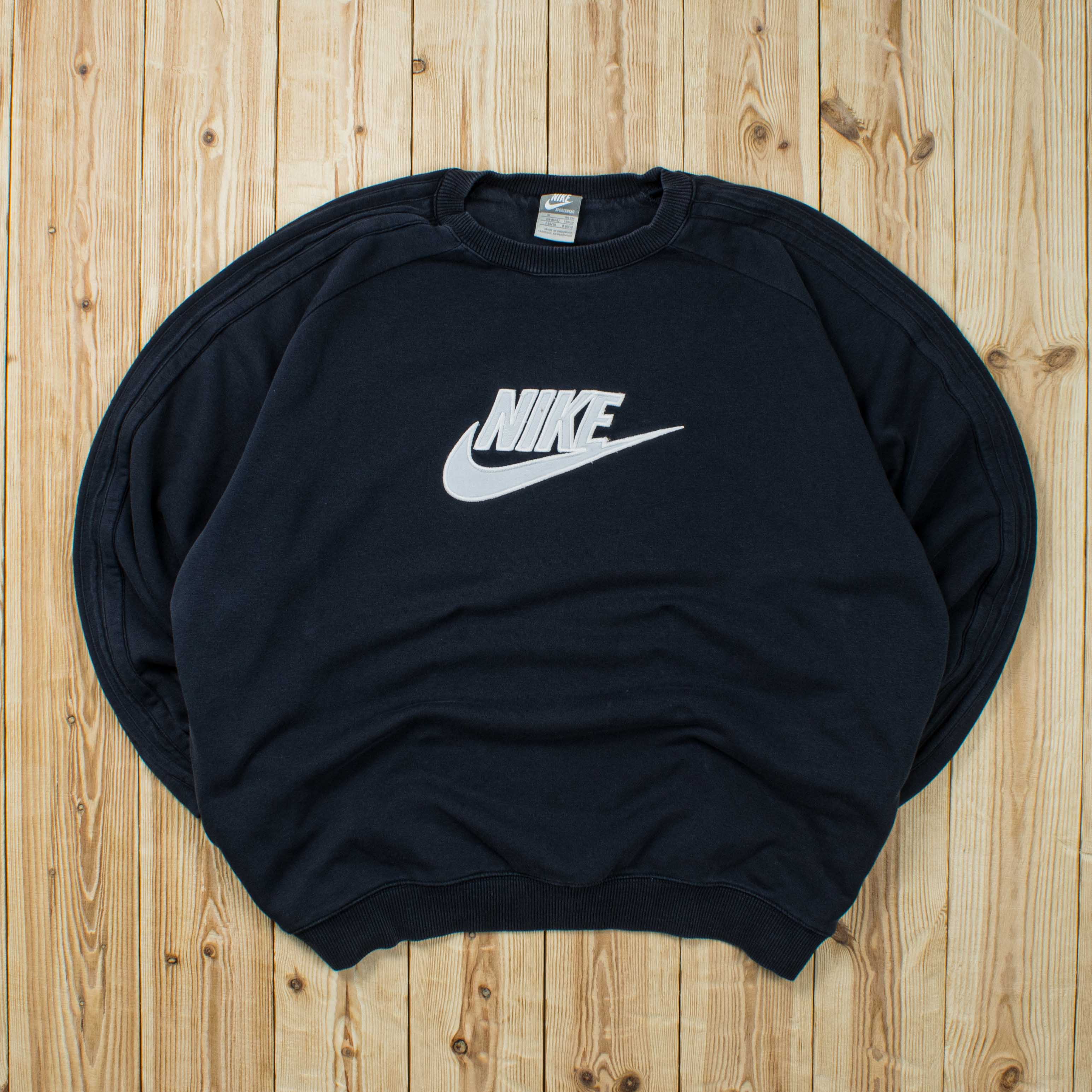 (L) Vintage Nike Spell Out Embroidered Sweatshirt