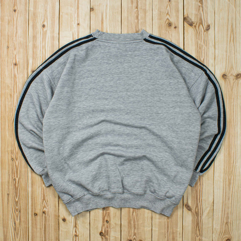 (M) Vintage Adidas Essential Embroidered Sweatshirt