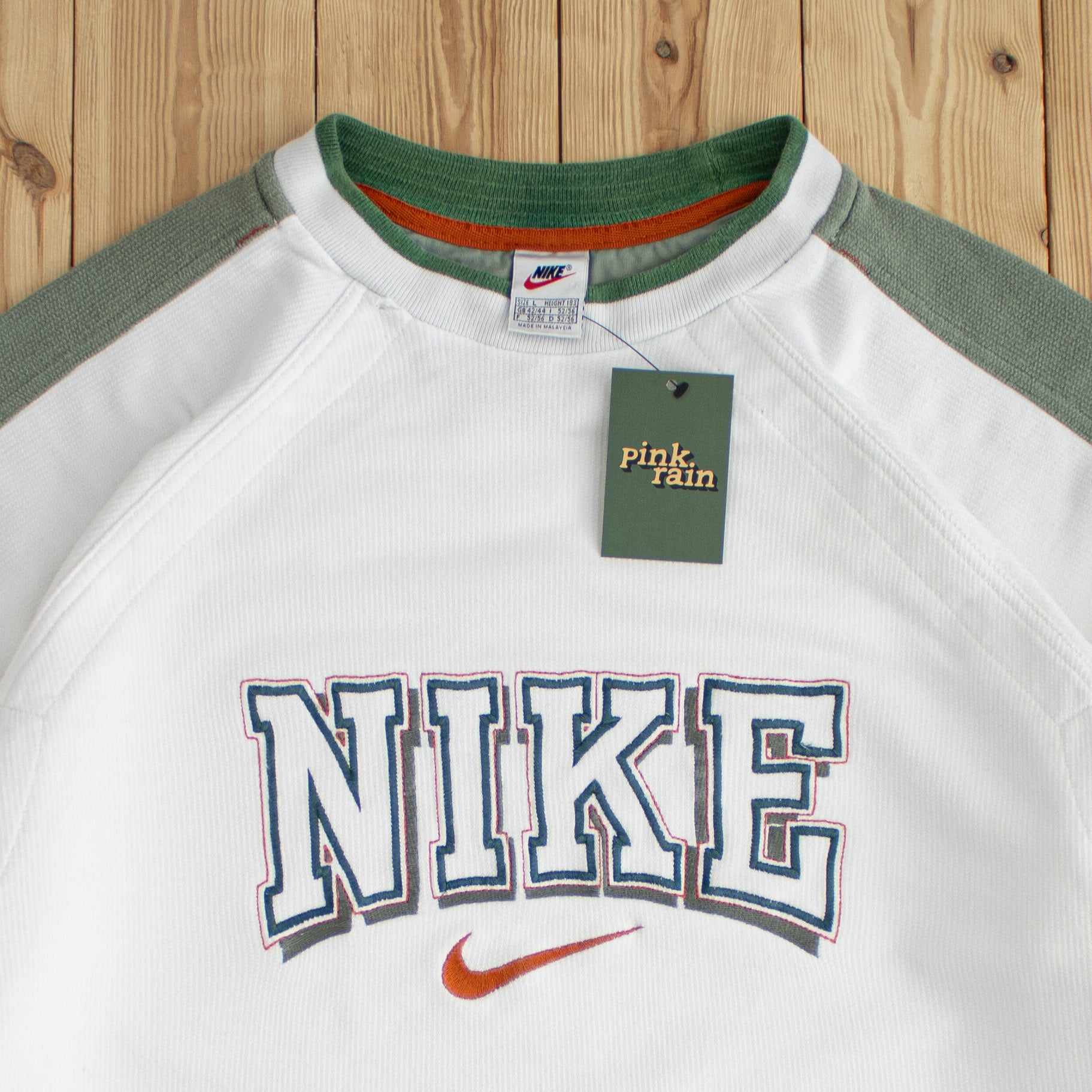(L) Nike Spell Out Vintage Embroidered Sweatshirt White