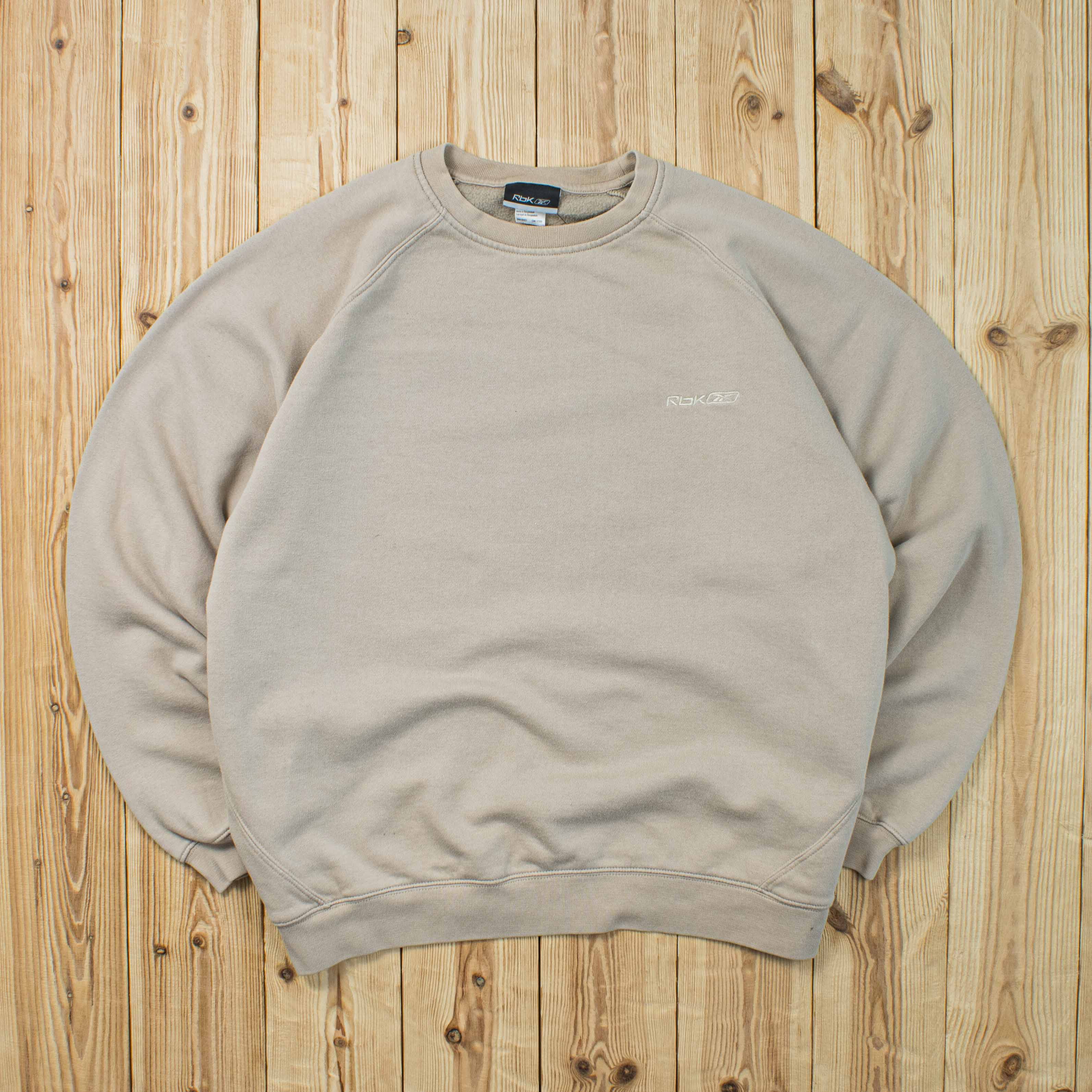(L) Vintage Reebok Essential Embroidered Sweatshirt