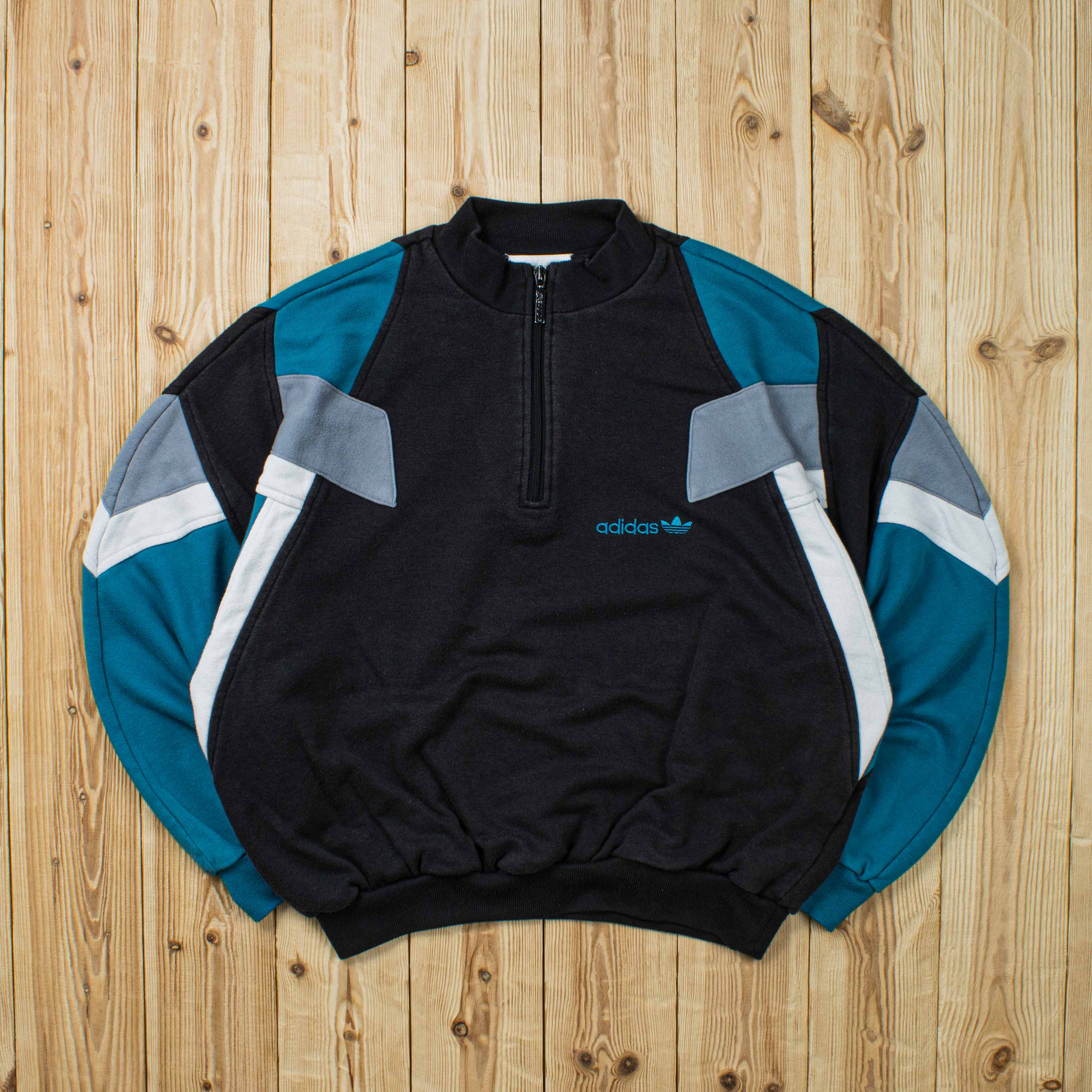 (M) Vintage Adidas Embroidered Quarter-Zip Sweatshirt