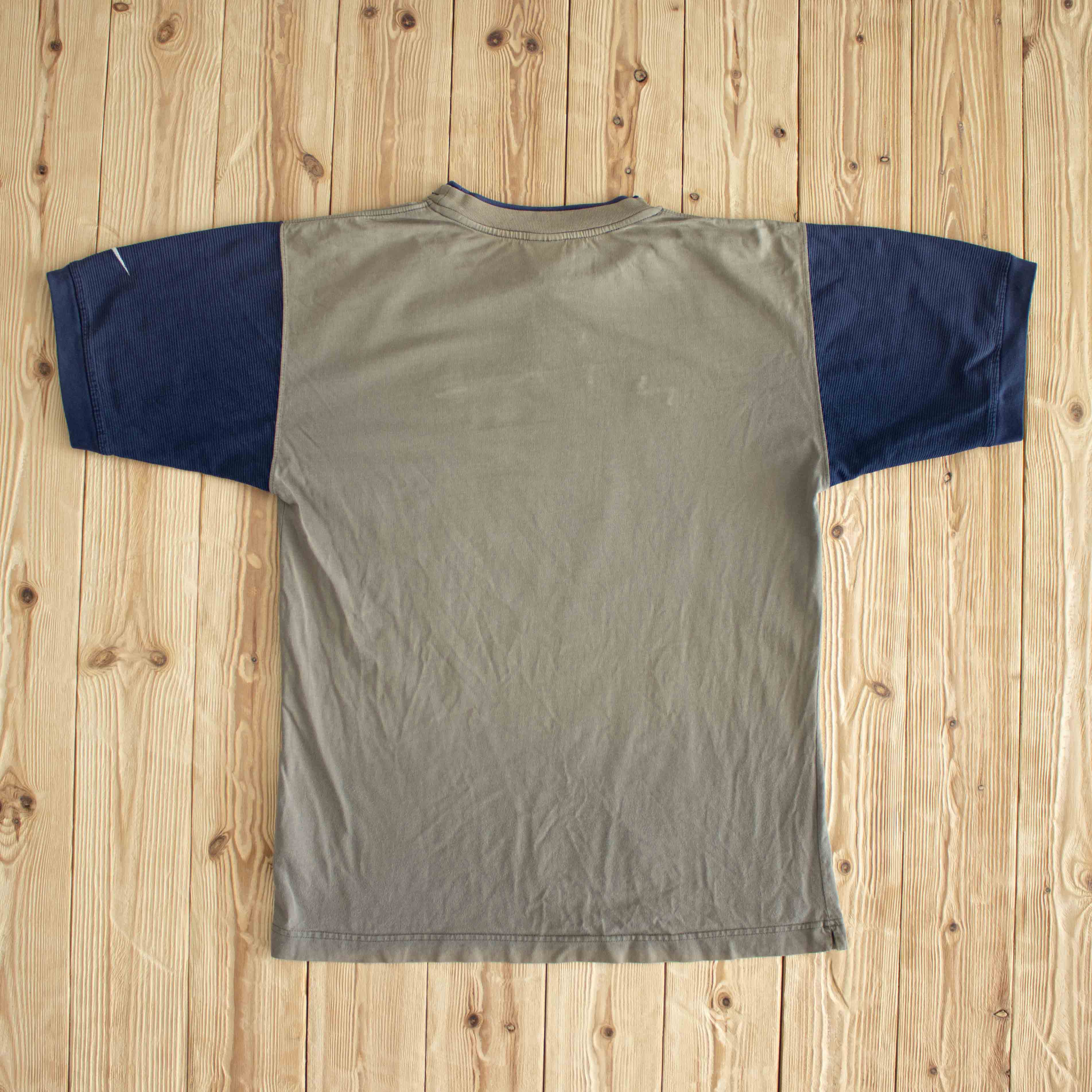 (M) Nike Spell Out Vintage Embroidered T-Shirt Beige