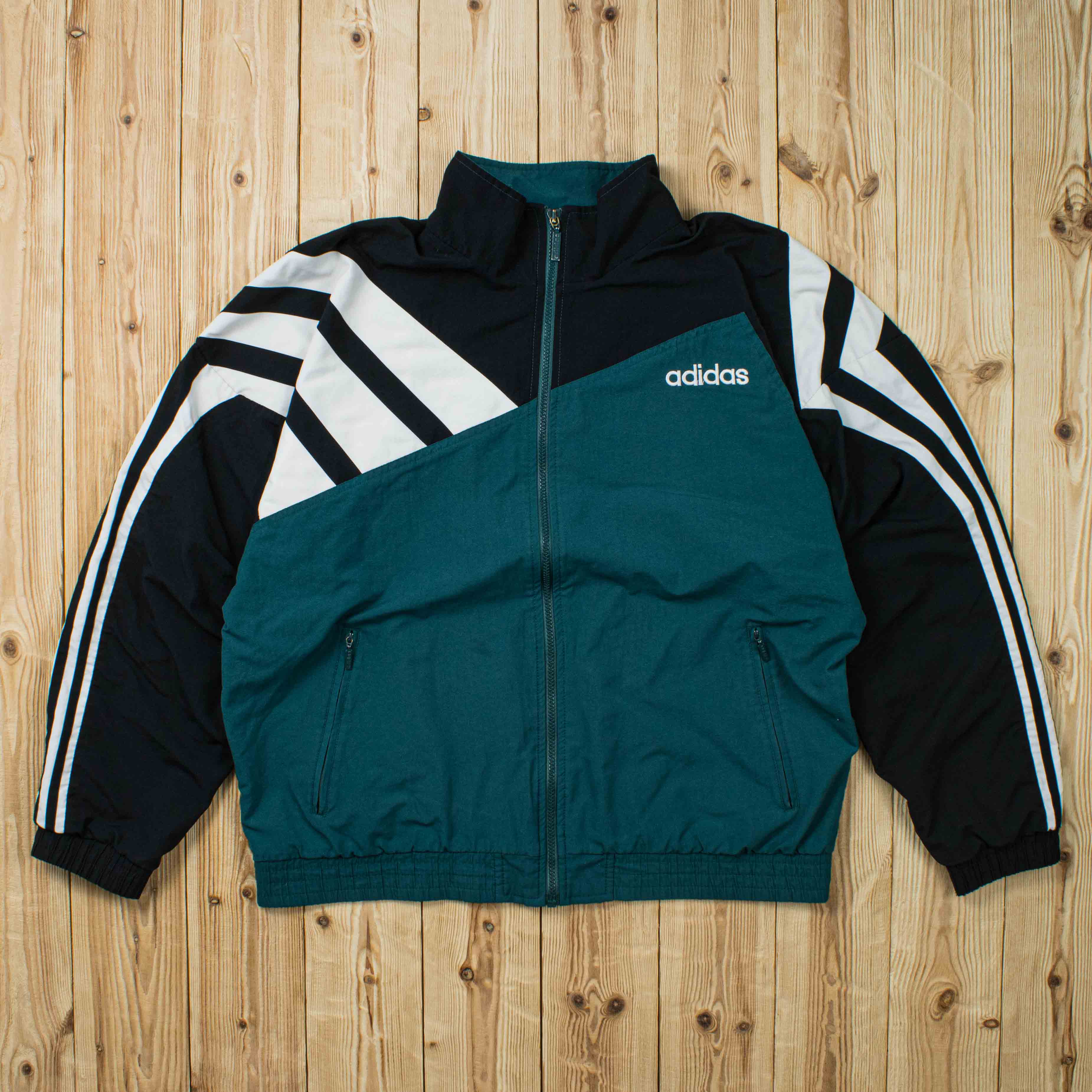 (L) Vintage Adidas Essential Embroidered Jacket