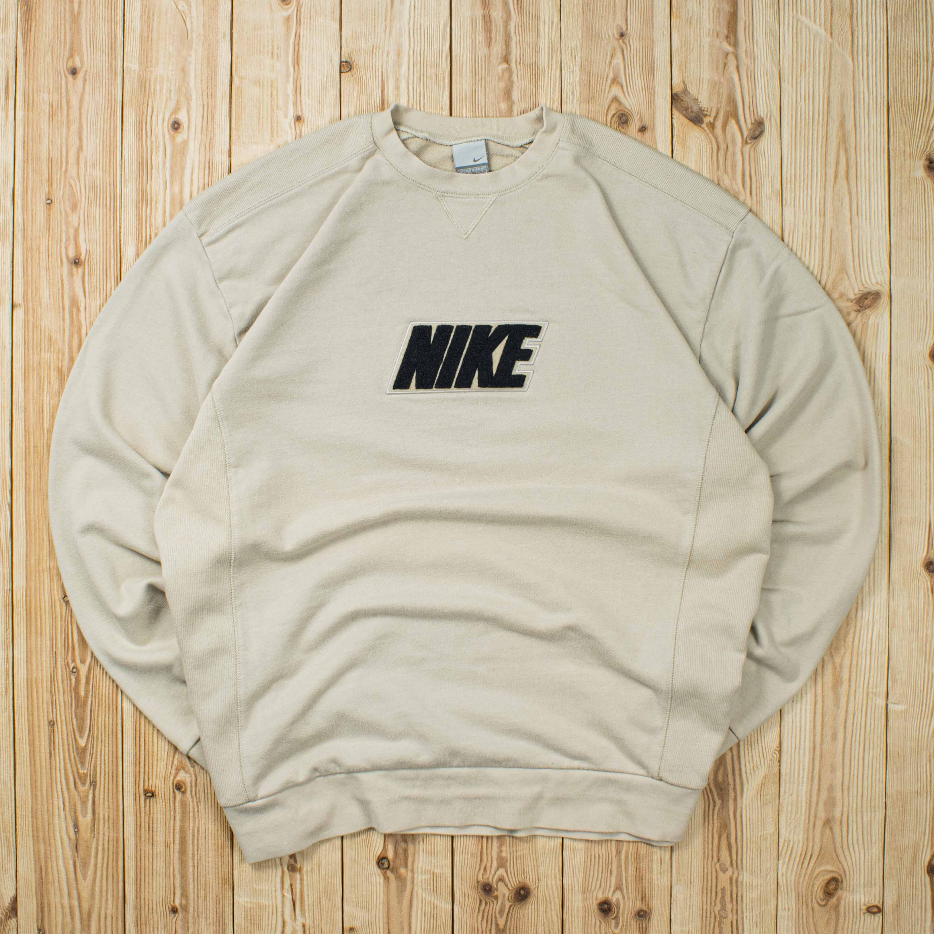 (XL) Vintage Nike Spell Out Embroidered Sweatshirt