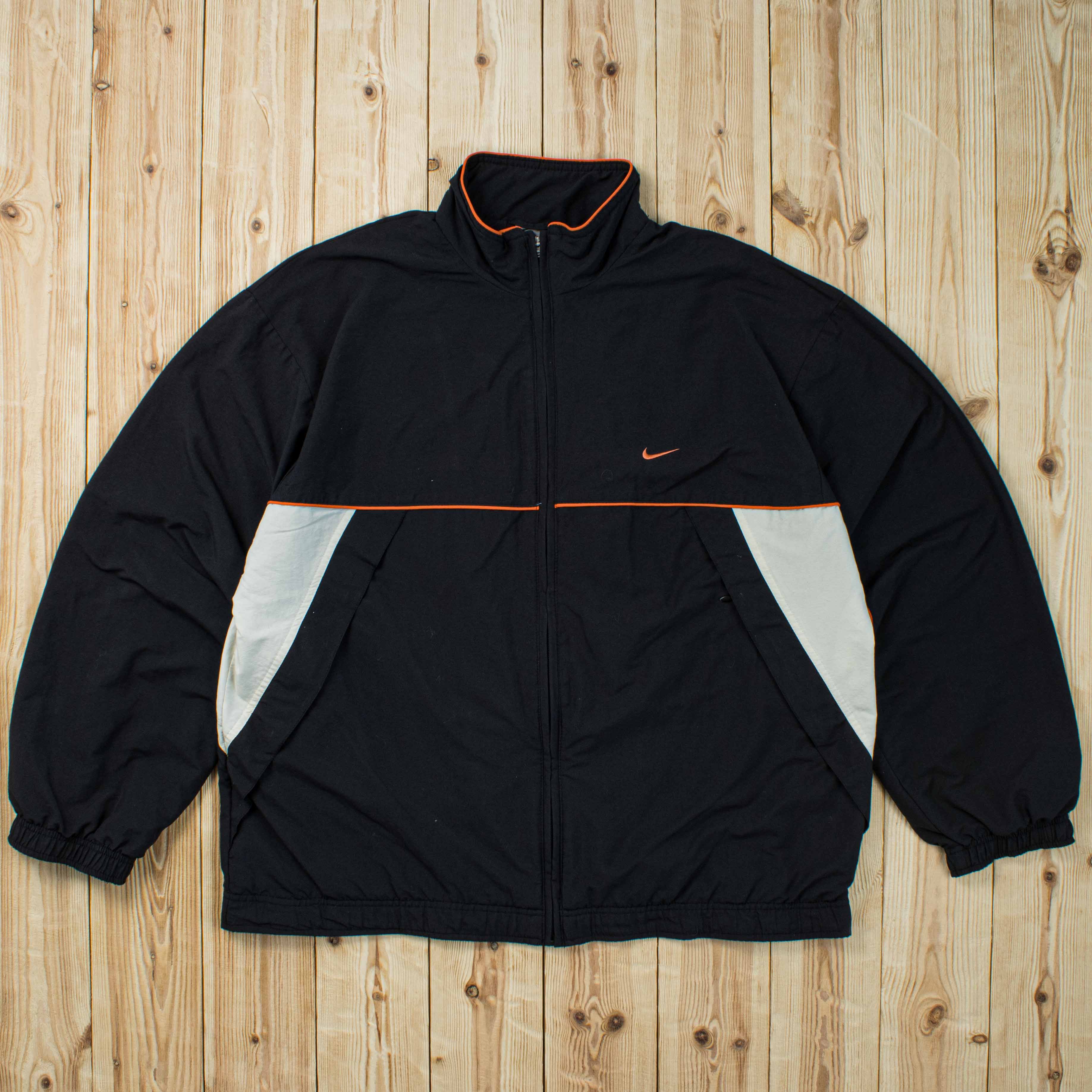 (L) Vintage Nike Essential Embroidered Jacket